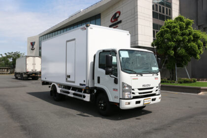 Săn ngay SIÊU PHẨM VẬN TẢI NHẸ: ISUZU NPR85KE5A (3.49 Tấn) - Thùng bảo ôn QUYEN AUTO