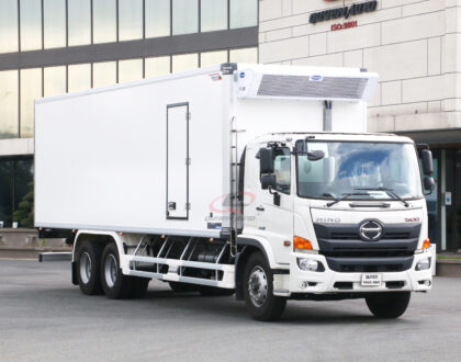 HINO FL8JW8A - Siêu phẩm tải lạnh được mong chờ nhất tháng 12 | Quyen Auto