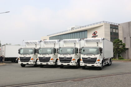 HINO FL8JW8A thùng đông lạnh Quyen Auto | Giải pháp xe tải đường dài tối ưu cho chở hàng Bắc - Nam