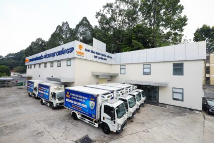 Bảo dưỡng thùng xe tải lạnh - Ấm lòng chở hàng xuyên Tết | Quyen Auto