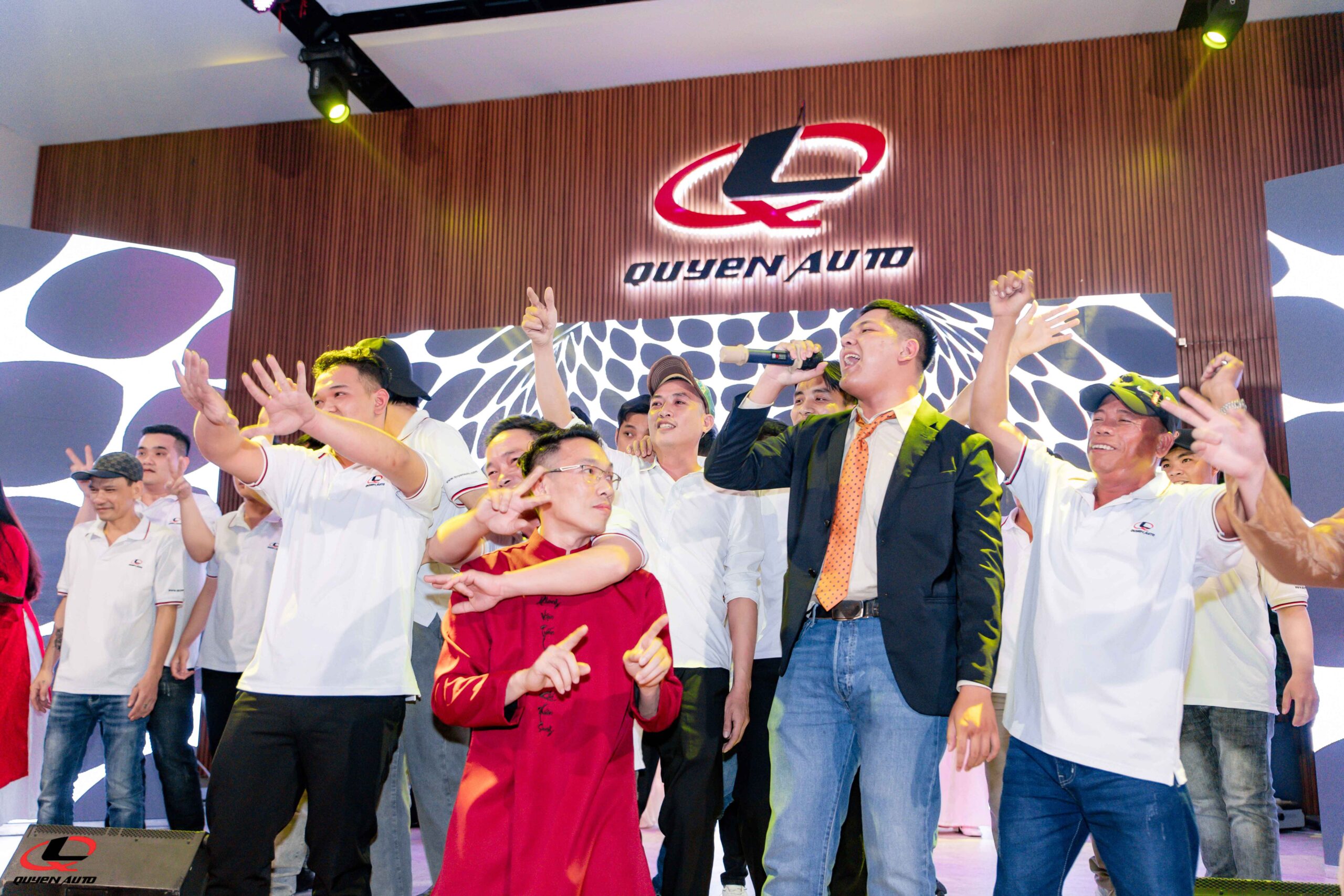 TẤT NIÊN QUYEN AUTO 2025