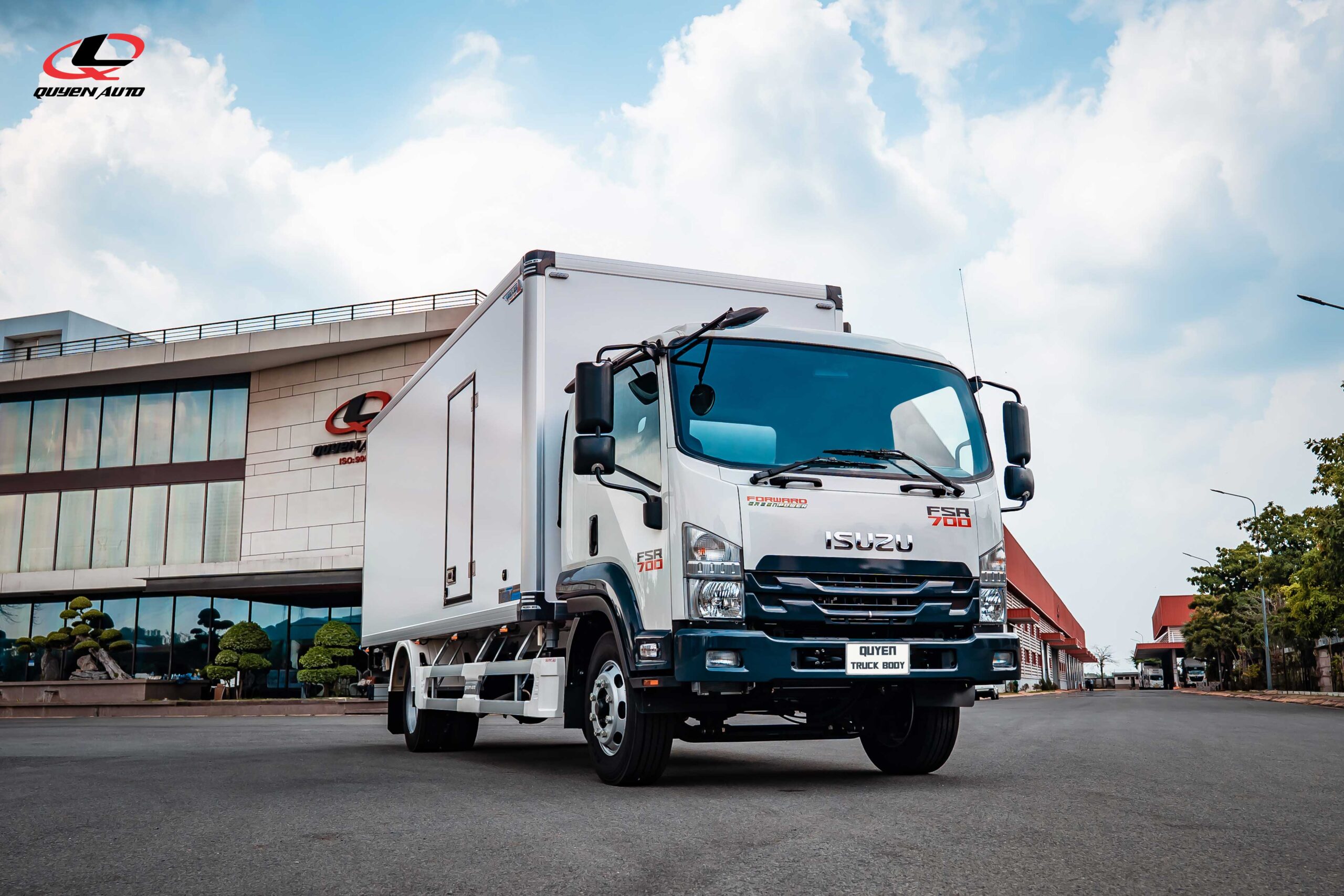 ISUZU FSR-N 2026 thung bao on oxy QUYEN AUTO