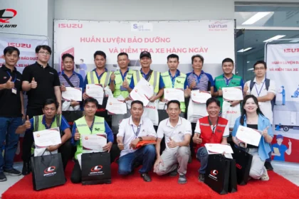 Quyen Auto phối hợp cùng Isuzu Việt Nam tổ chức khóa đào tạo vận hành xe tải lạnh chuyên nghiệp cho tài xế Sagawa